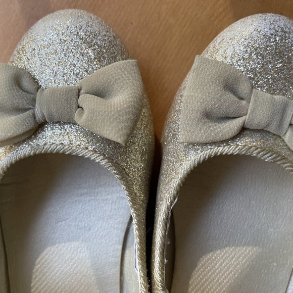 OshKosh Gold Glitter Shoes Toddler Girl Size 10 - Picture 3 of 5